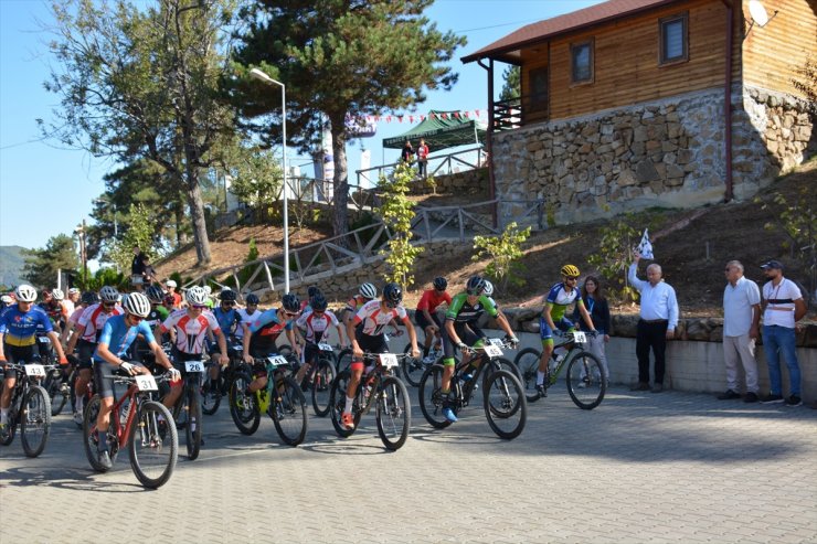 13. Uluslararası Yenice Kupası Dağ Bisikleti Yarışları, Karabük'te yapıldı