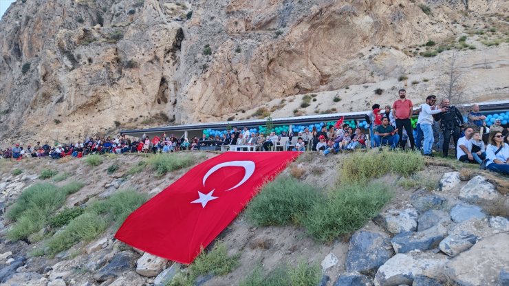 Bitlis'te "1. Adilcevaz Su Sporları Şenliği" düzenlendi