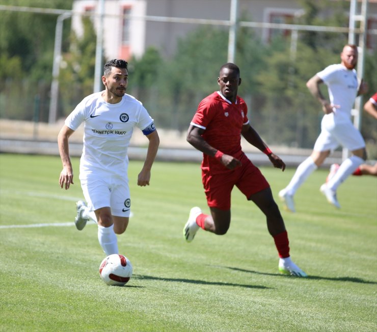 Sivasspor, hazırlık maçında Çorum FK'yı 2-1 yendi