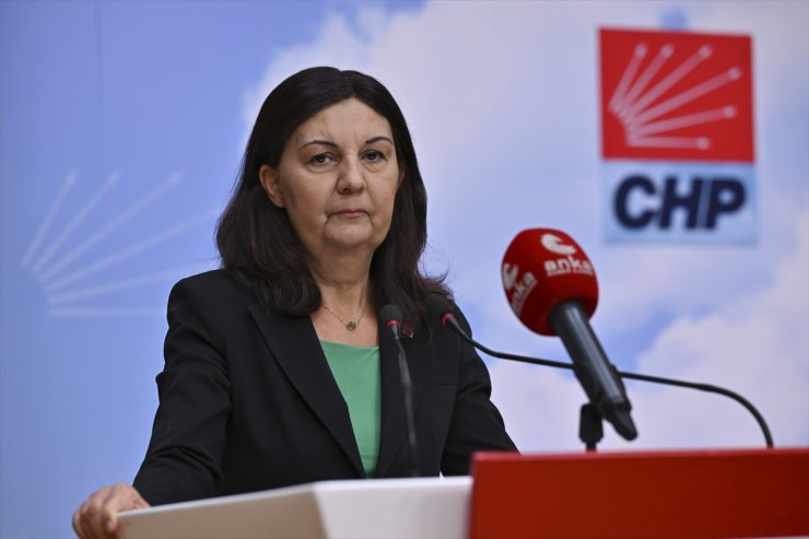 CHP'li Karabıyık, yeni eğitim öğretim yılına ilişkin basın toplantısı düzenledi: