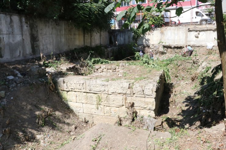 Edirne'de Roma döneminden kalma surlarda temizlik çalışması başlatıldı