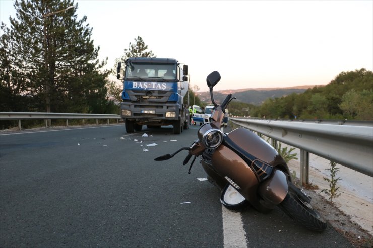 Kastamonu'da beton mikseriyle çarpışan motosikletteki 2 kişi ağır yaralandı