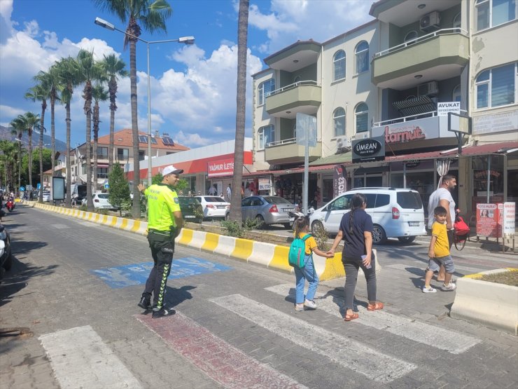 Muğla'daki denetimlerde 41 okul servis aracı trafikten men edildi