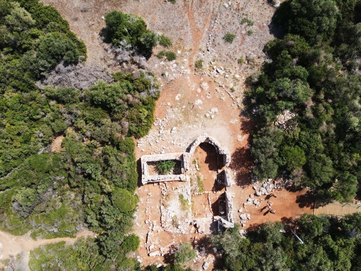 Sedir Adası'ndaki antik surlar ve tiyatro gün yüzüne çıkarılıyor