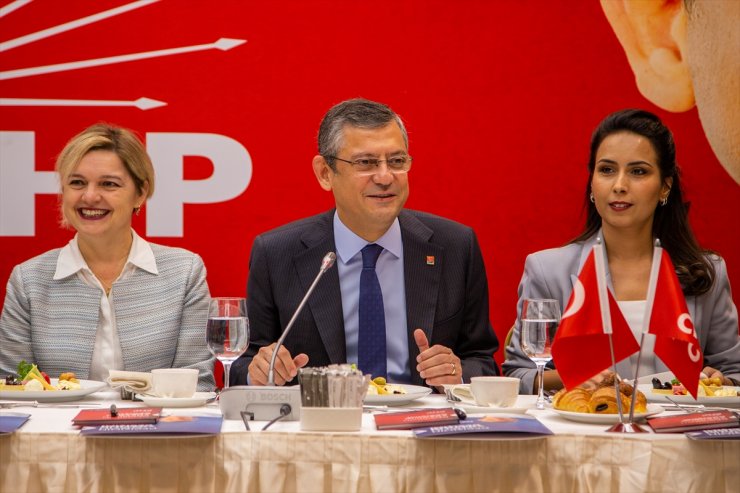 CHP Genel Başkanlığına adaylığını açıklayan Özel, basın toplantısında konuştu: