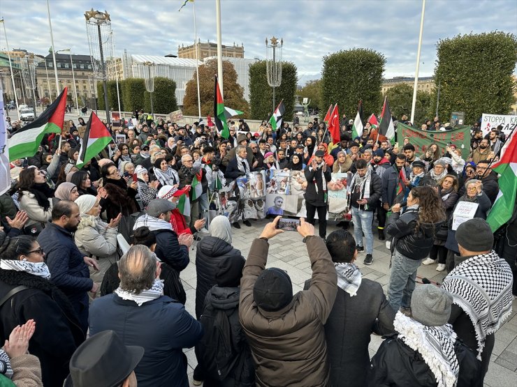 İsrail'in Gazze'deki hastaneye saldırısı İsveç'te protesto edildi