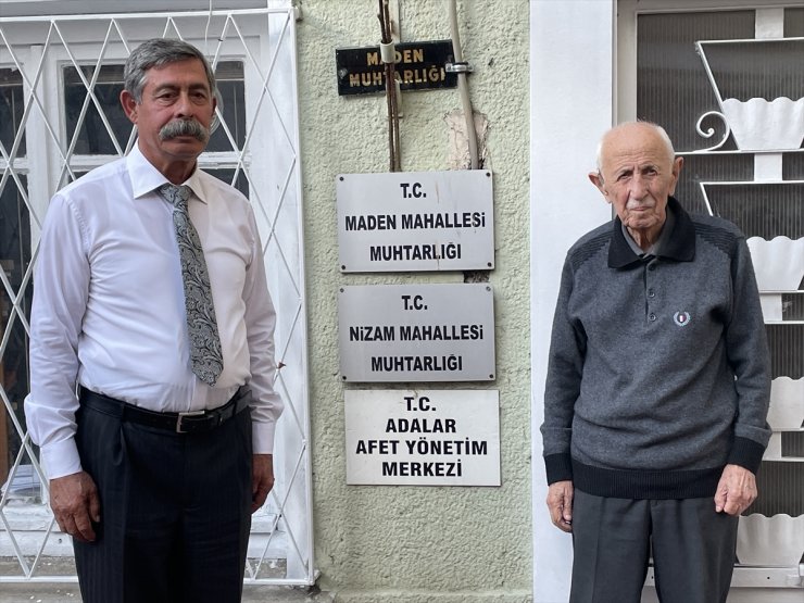 Megakentin mikro ilçesi Adalar'ın muhtarları yıllardır mührü kimselere bırakmıyor