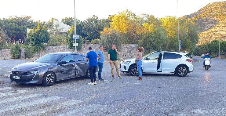 Oyuncu Esra Akkaya Bodrum'da geçirdiği trafik kazasını yara almadan atlattı