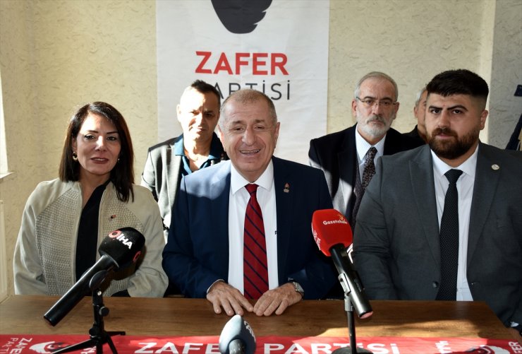 Zafer Partisi Genel Başkanı Özdağ, Kırıkkale'de ziyaretlerde bulundu