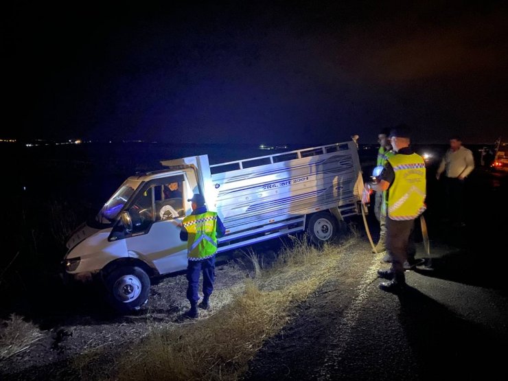 Şanlıurfa'da iki kamyonetin çarpıştığı kazada 20 kişi yaralandı