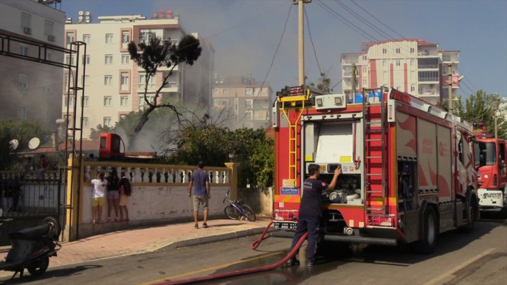 Antalya'da müstakil bir evde çıkan yangın söndürüldü