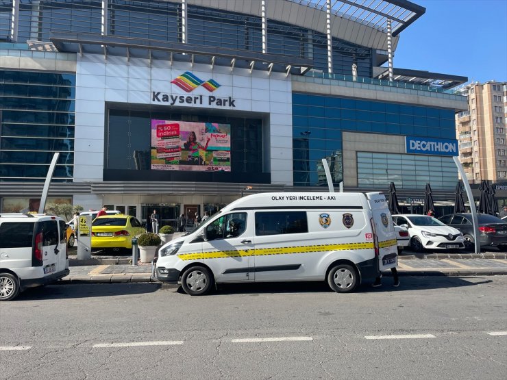 Kayseri'de temizlik işçisi AVM'nin mescidinde ölü bulundu