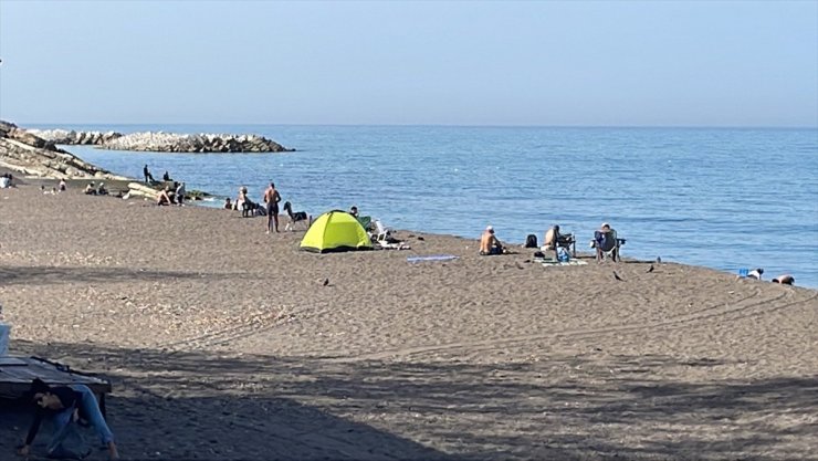 Akçakoca'da ekim ayında denize girdiler