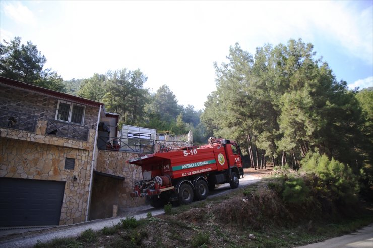 Alanya'da çıkan orman yangını kontrol altına alındı