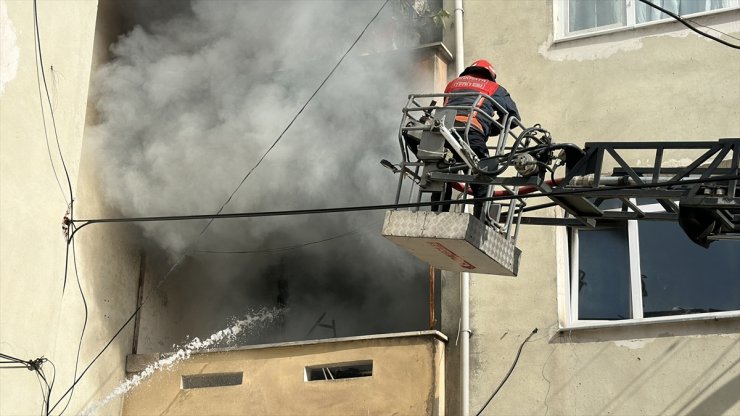 Sakarya'da yangın çıkan ev kullanılmaz hale geldi