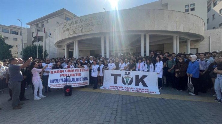 Mersin'de sağlıkçılara yönelik şiddet protesto edildi