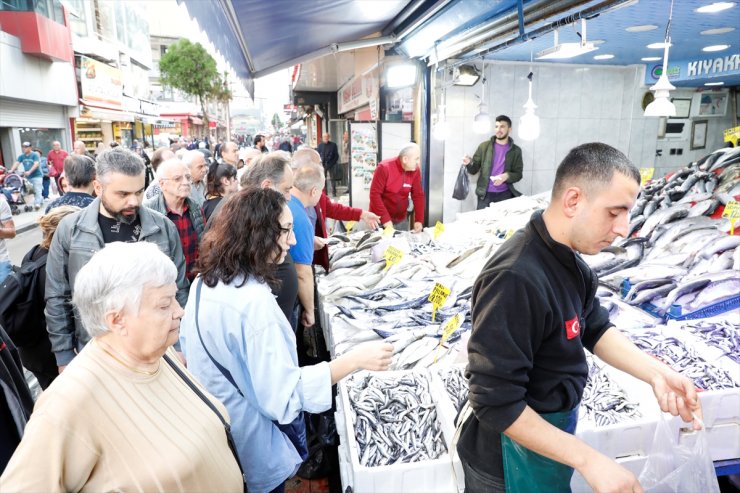 Samsun'da hamsinin kilogram fiyatı 40 liraya kadar geriledi