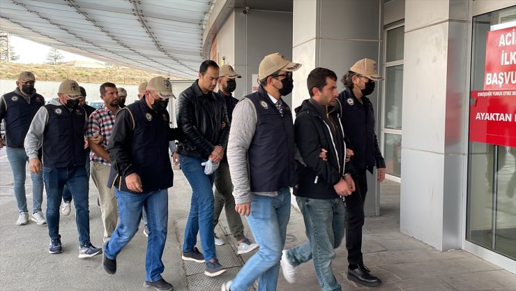 GÜNCELLEME - Eskişehir'deki "Kıskaç" operasyonunda yakalanan FETÖ şüphelisi 4 kişi adli kontrol şartıyla serbest kaldı