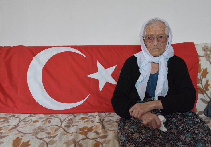 CUMHURİYET'İN 100. YILI - Havva nine Cumhuriyet ile yaşıt olduğu için mutlu ve gururlu