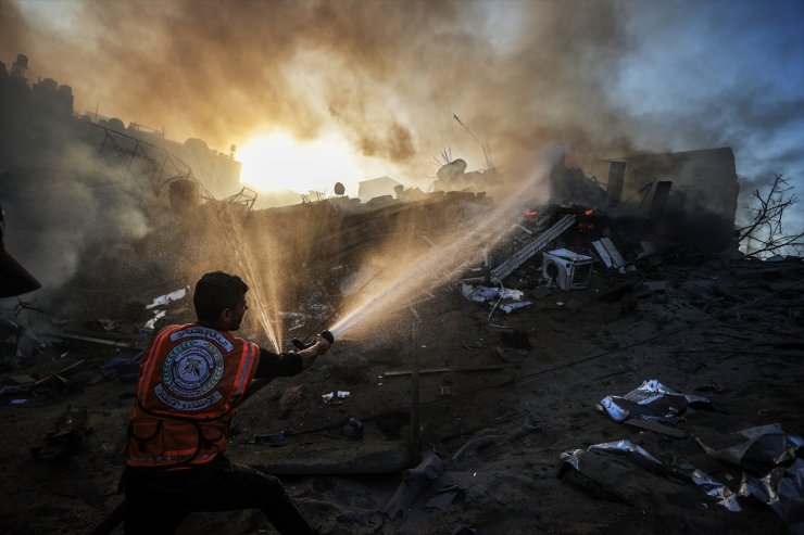 İsrail'in Gazze'de bir mahalleye düzenlediği saldırıda 26 Filistinli öldü