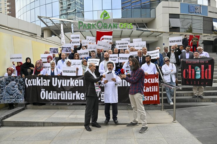 Sağlık çalışanları İsrail'in saldırılarına tepkisiz kaldığı gerekçesiyle DSÖ'yü protesto etti