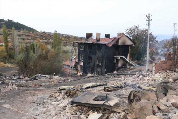 GÜNCELLEME - Kastamonu'da 53 yapıyı etkileyen yangın söndürüldü