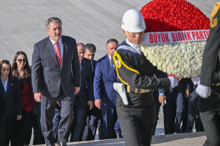 BBP Genel Başkanı Destici, Anıtkabir'i ziyaret etti