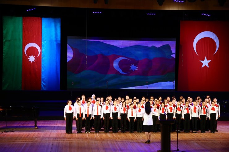 Azerbaycan'da, Türkiye Cumhuriyeti'nin 100'üncü yılı kutlandı