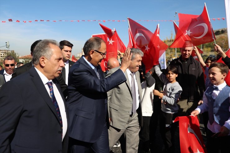 Bakan Özhaseki, Kayseri'de okul açılışına katıldı: