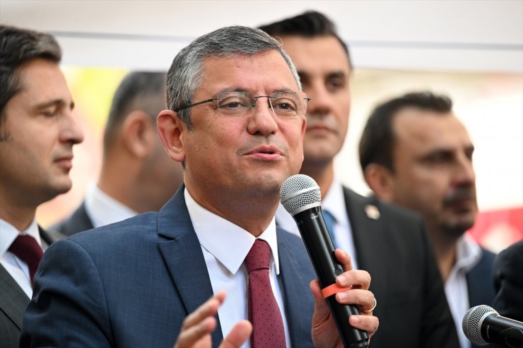 CHP Genel Başkan adayı Özel, İzmir'de partililerle bir araya geldi: