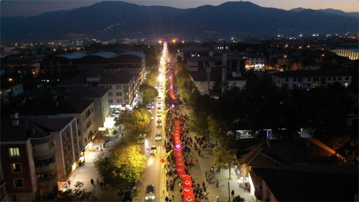 Erzincan ve Iğdır'da Cumhuriyet'in 100. yılı dolayısıyla fener alayı yapıldı