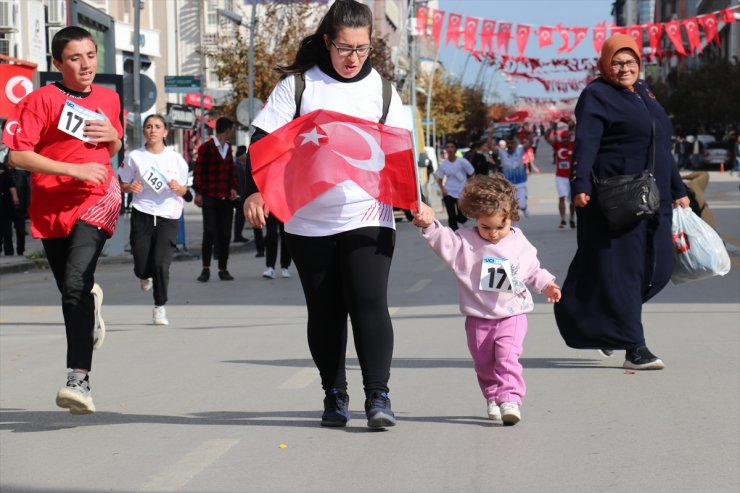 Erzurum'da düzenlenen 100'üncü yıl etkinliklerinde Cumhuriyet coşkusu yaşandı