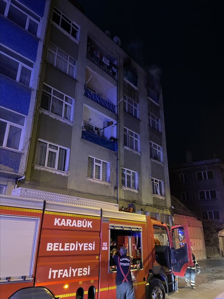 Karabük'te apartman dairesinde çıkan yangın söndürüldü