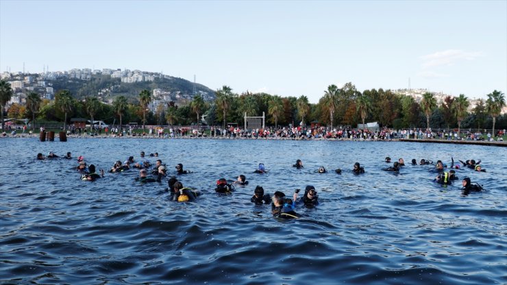 Kocaeli'de 100 dalgıç İzmit Körfezi'nde "Cumhuriyet" dalışı yaptı