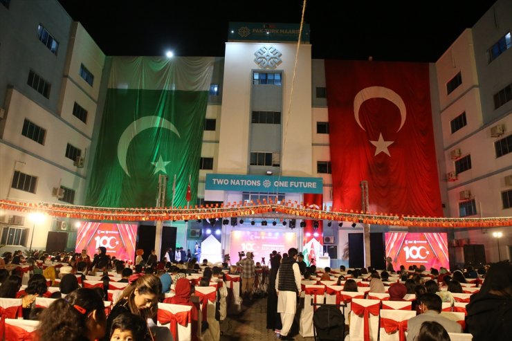 Pakistan'daki TMV okullarında Türkiye Cumhuriyeti'nin 100. yılı kutlandı