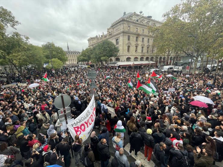 Paris'te yasağa rağmen Filistin'e destek gösterisi düzenleniyor