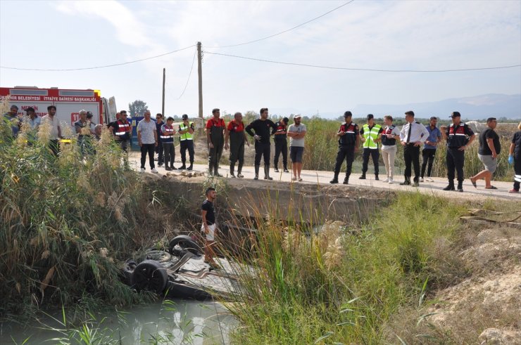 Mersin'de sulama kanalına devrilen cipin sürücüsü öldü