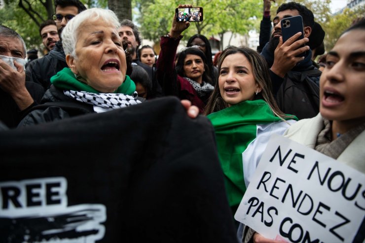 Paris'te yasağa rağmen düzenlenen Filistin'e destek gösterisinde polisten sert müdahale