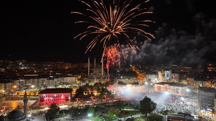 Sivas'ta Cumhuriyet'in 100. yılı kutlanıyor