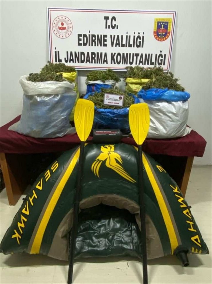 Edirne'de şişme botta 33 kilo 250 gram esrar ele geçirildi