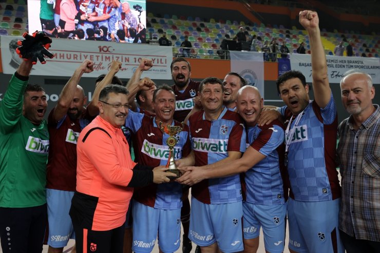 Trabzon'da "Efsaneler Yeniden Futbol Turnuvası" sona erdi