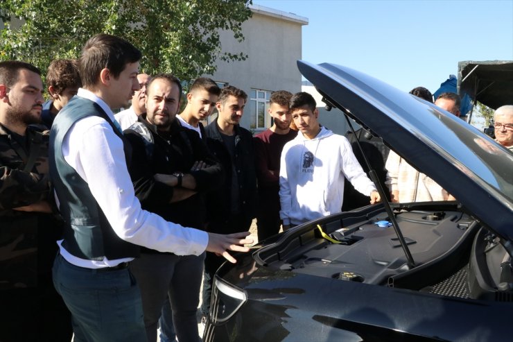 Edirne'de Hibrid ve Elektrikli Taşıtlar Teknolojisi Programı öğrencileri Togg'la pratik yapıyor