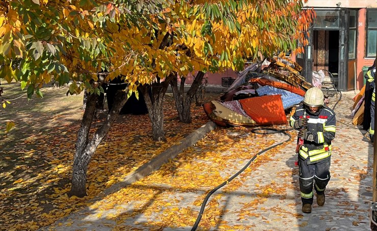 Erzurum'da kursta çıkan yangında dumandan etkilenen 6 öğrenci tedaviye alındı