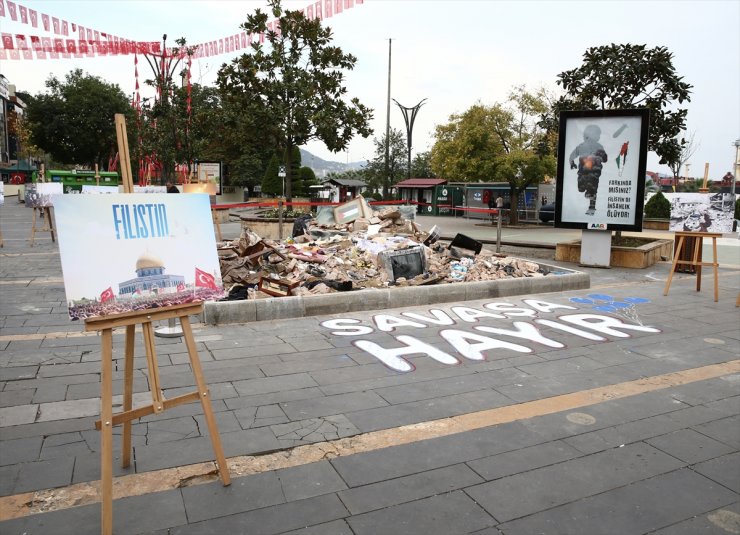 Giresun'da, Gazze'deki saldırılara temsili enkaz oluşturularak dikkat çekildi