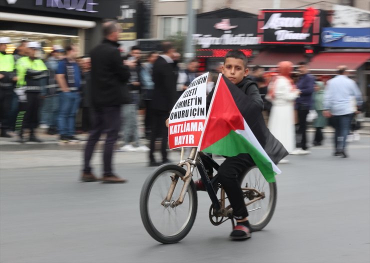 İsrail'in Gazze'ye saldırıları Düzce'de protesto edildi