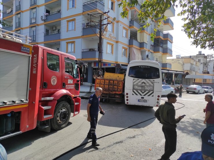 Hatay'da öğrenci servisi ile kamyonun çarpışması sonucu 1 kişi yaralandı