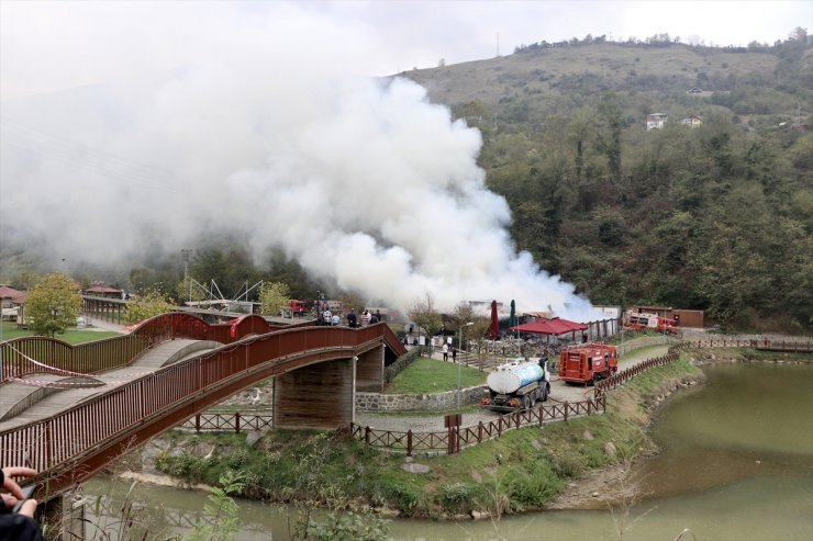 Trabzon'da Büyükşehir Belediyesine ait sosyal tesisteki restoran yandı