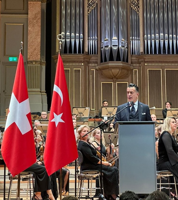 Zürih'te "Türkiye Cumhuriyeti 100. Yıl Konseri" düzenlendi