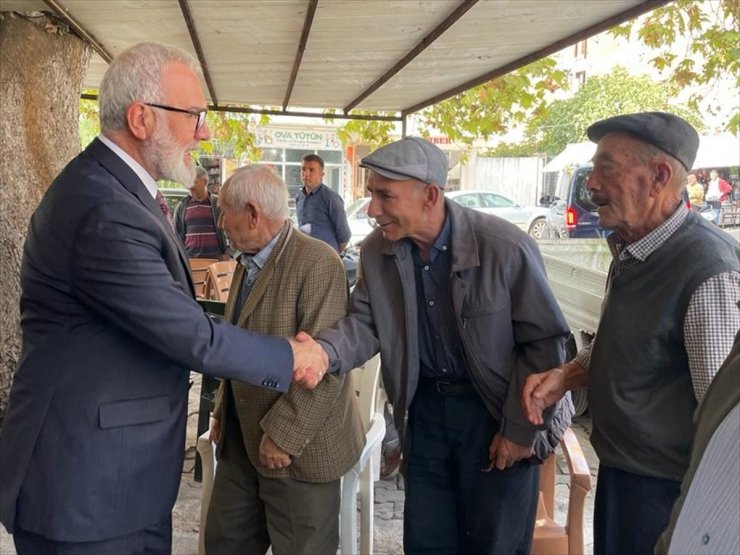 AK Parti Grup Başkanvekili Yenişehirlioğlu, Manisa'da zeytin üreticileriyle buluştu