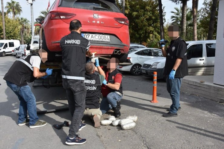 Mersin'de otomobilin tamponuna gizlenmiş 8 kilo 736 gram esrar ele geçirildi